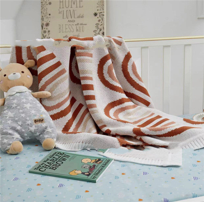 SCANDI STYLE KNITTED BLANKET
