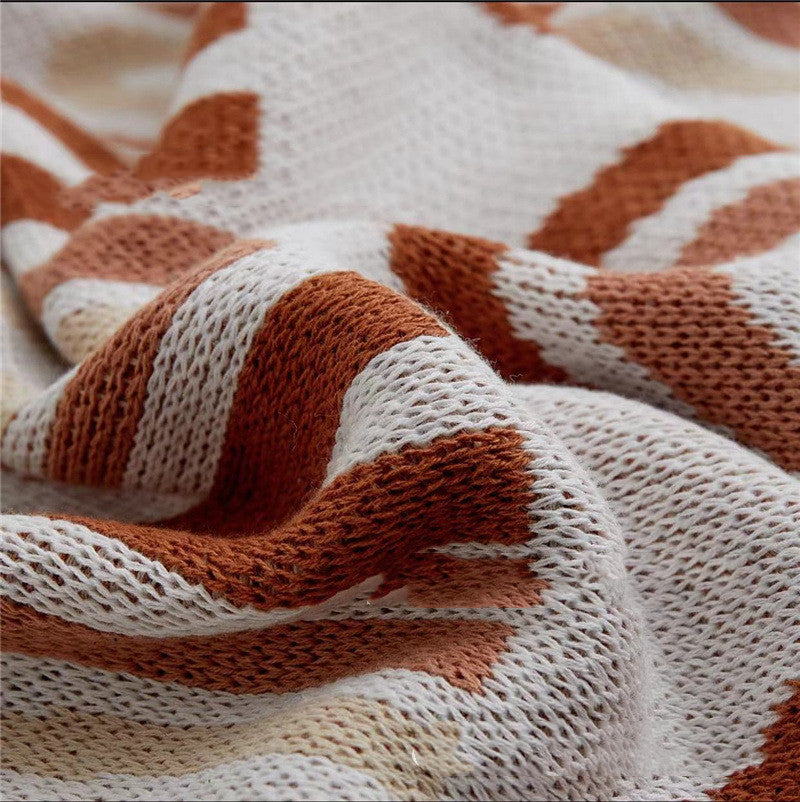 SCANDI STYLE KNITTED BLANKET
